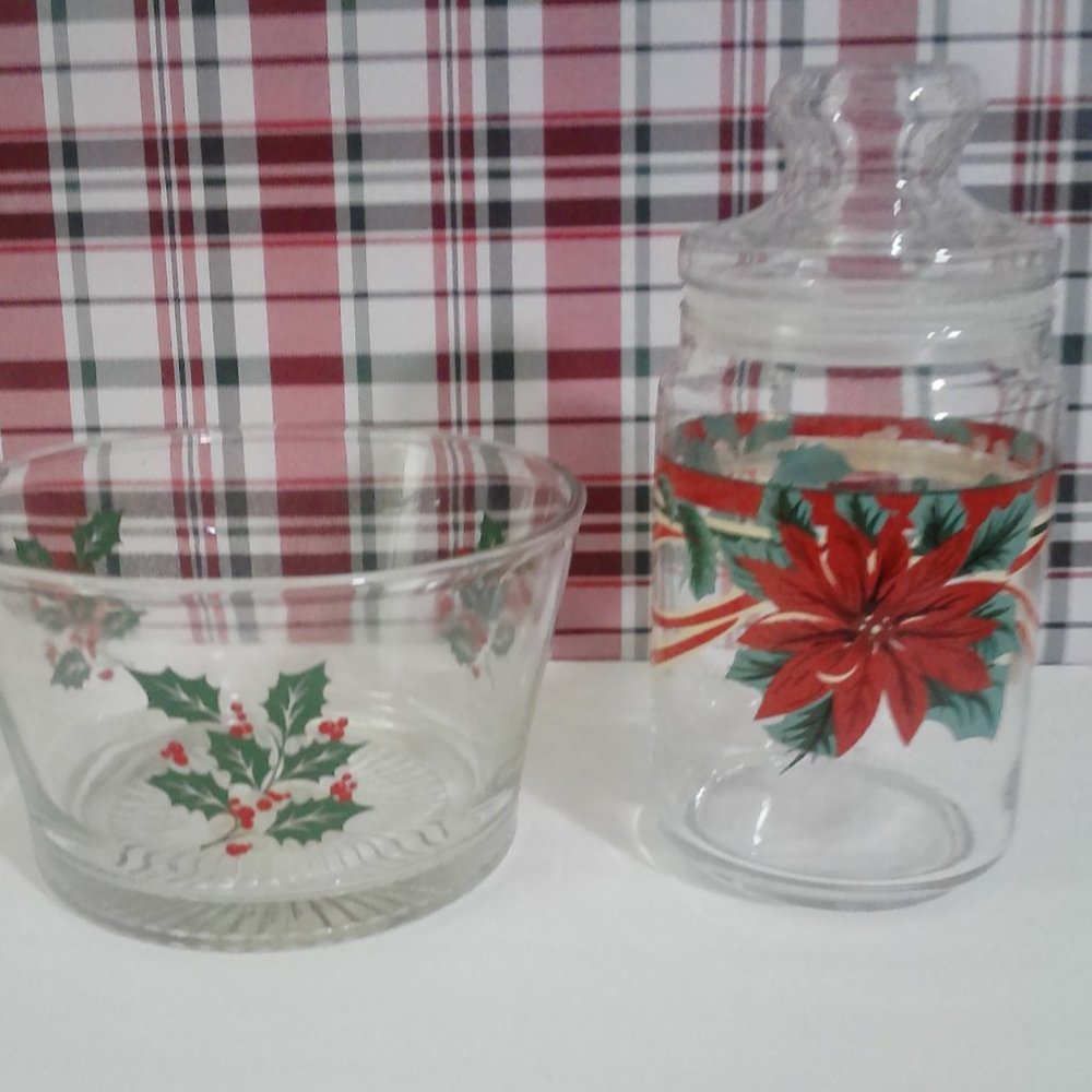 VTG HOLLY & BERRY BOWL BY INDIAN GLASS